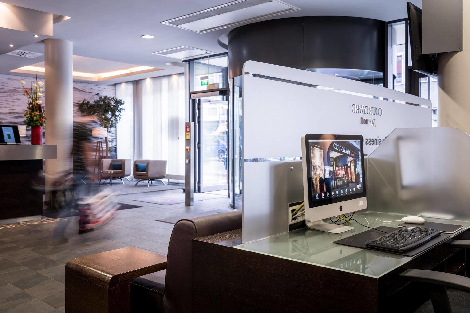 Courtyard By Marriott Munich City Center Exterior photo